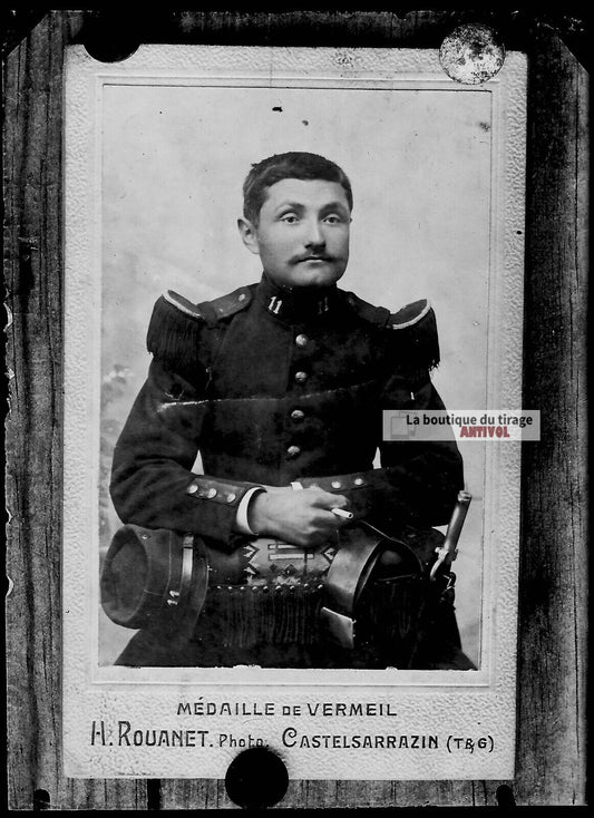 Plaque verre photo ancienne négatif noir et blanc 9x12 cm soldat 11e régiment 