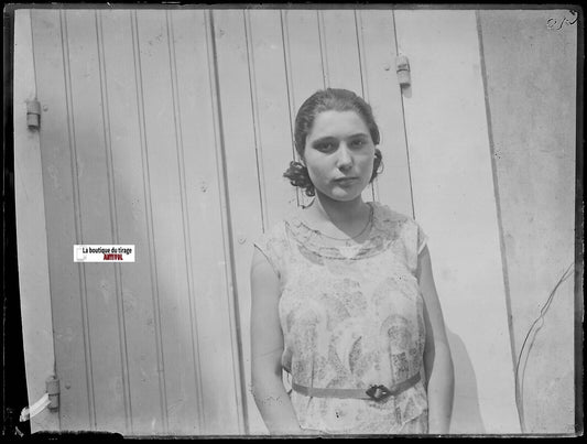 Portrait féminin, Plaque verre photo ancienne, négatif noir & blanc 9x12 cm