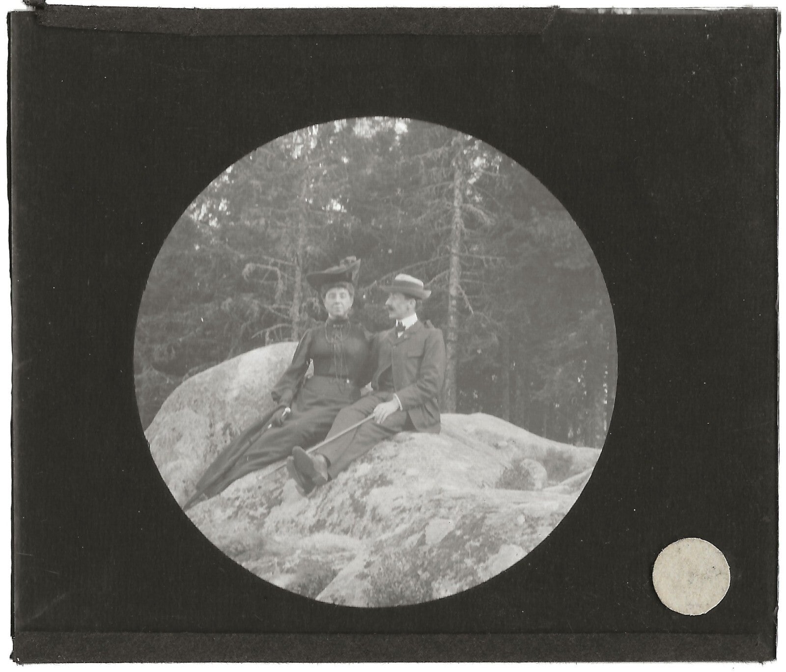 Couple, nature, personnages, photo ancienne plaque de verre, positif 8,5x10 cm