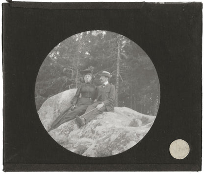 Couple, nature, personnages, photo ancienne plaque de verre, positif 8,5x10 cm