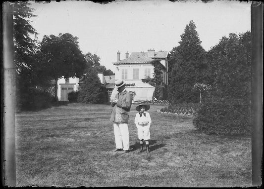 Plaque verre photo ancienne négatif noir et blanc 6x9 cm homme enfant château - La Boutique Du Tirage 