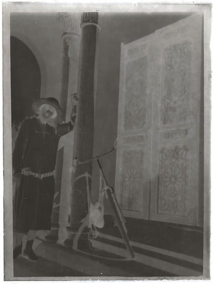 Plaque verre photo ancienne noir et blanc négatif 9x12 cm femme vélo maison 