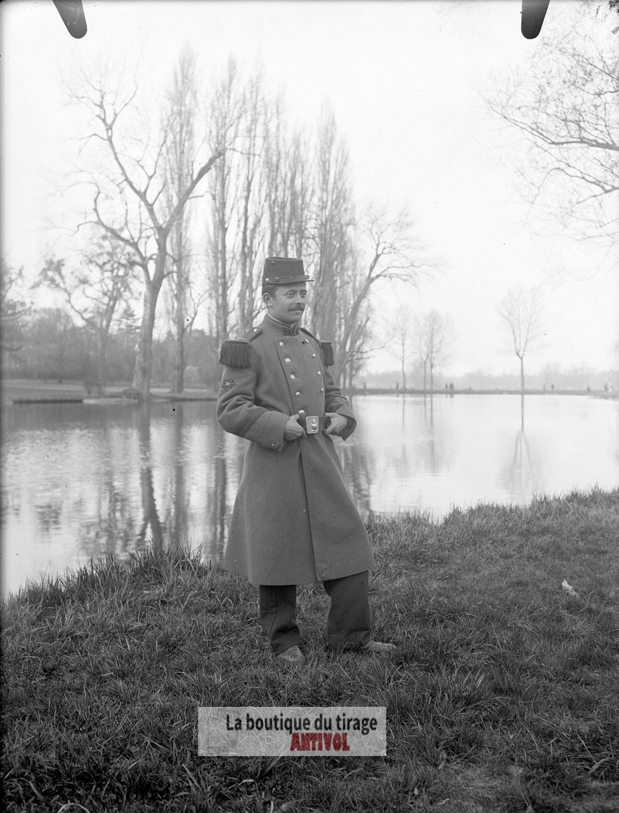 Officier français, soldat, étang, plaque verre, photo ancienne, négatif 9x12 cm