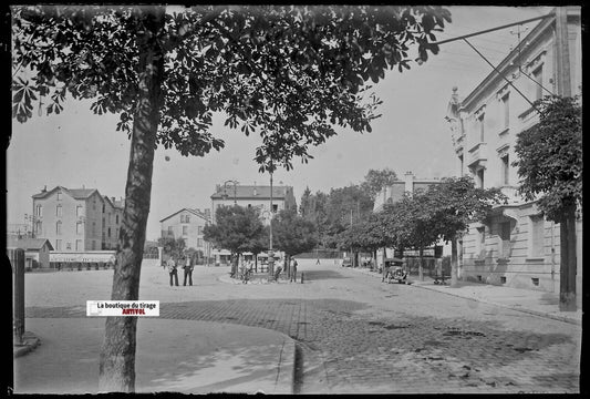 Oyonnax place, Plaque verre photo ancienne, négatif noir & blanc 10x15 cm France