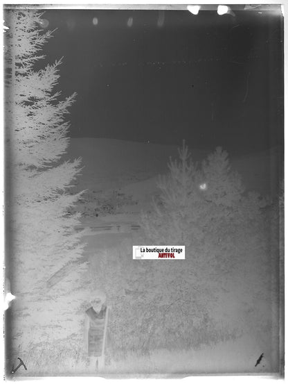 Enfant, montagne, Plaque verre photo ancienne, négatif noir & blanc 9x12 cm