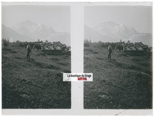 Paysans, chalets, Alpes Suisse, stéréo photo plaque verre, noir & blanc, 9x12 cm