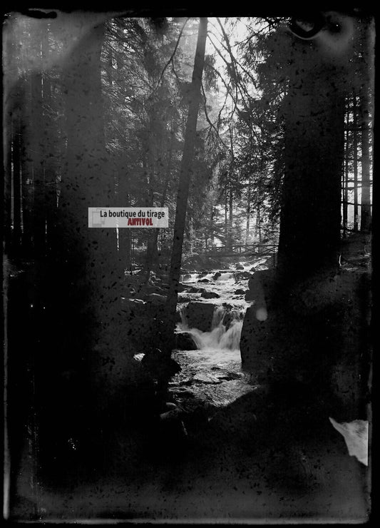 Plaque verre photo ancienne négatif noir et blanc 13x18 cm Gérardmer saut Cuves