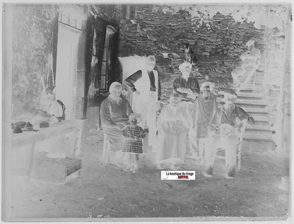 Famille, village, Plaque verre photo ancienne, négatif noir & blanc 9x12 cm