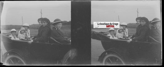 Famille, voiture, Plaque verre stéréoscopie, négatif noir & blanc 4,5x10,7 cm