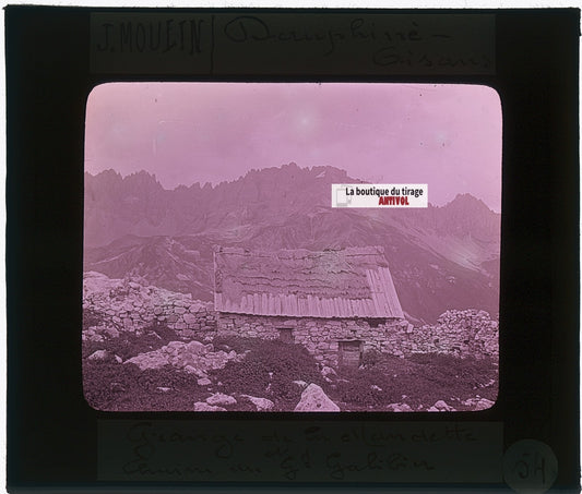 Grange de la Mandette, photo J. Moulin, plaque verre, couleur, 8,5x10 cm