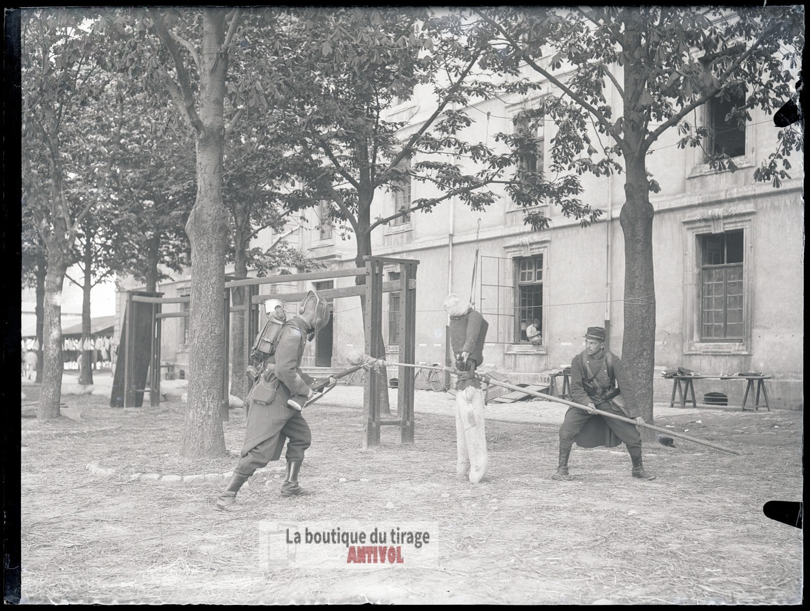 Entraînement à la baïonnette, plaque verre, photo ancienne, négatif 9x12 cm