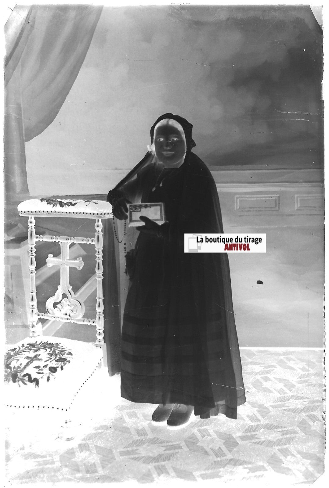 Communion, fille, Plaque verre photo ancienne, négatif noir & blanc 10x15 cm