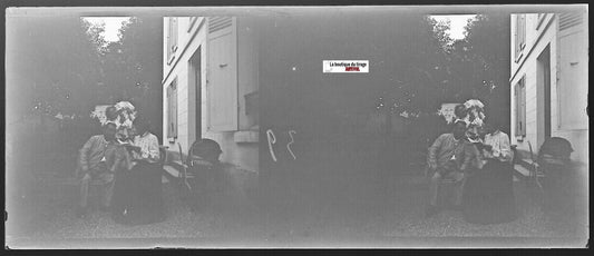 Famille, maison, Plaque verre photo stéréo, négatif noir & blanc 4,5x10,7 cm