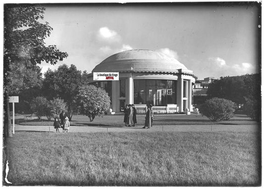 Plaque verre photo ancienne positif noir et blanc 13x18 cm Vittel source Vosges