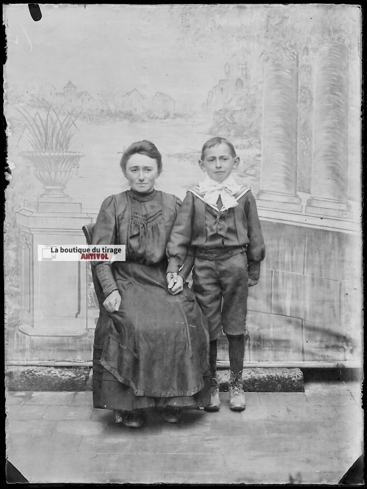 Plaque verre photo ancienne négatif noir et blanc 9x12 cm femme mère fils enfant