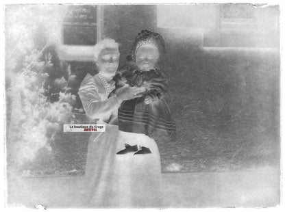 Plaque verre photo ancienne négatif noir et blanc 9x12 cm maman fille France