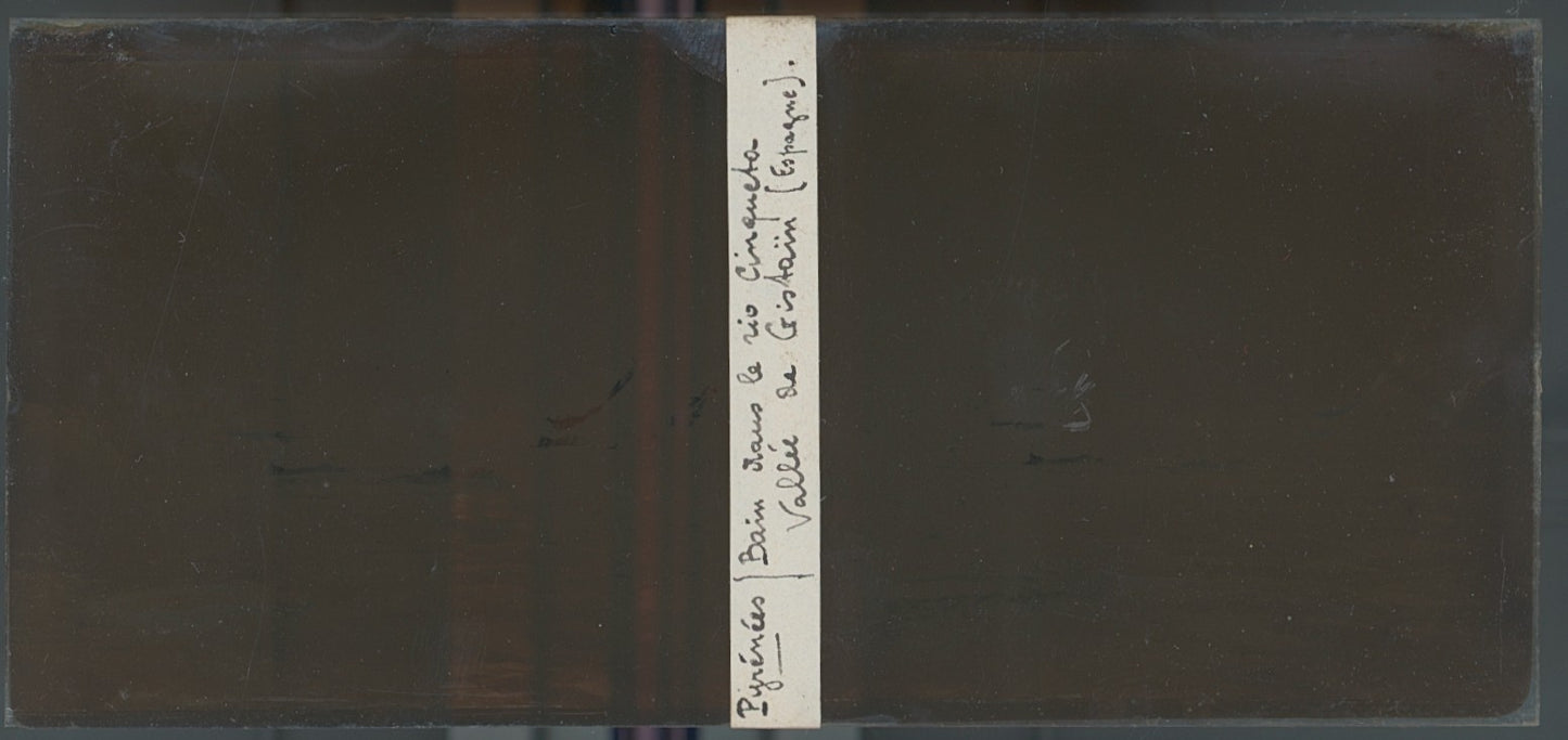 Baignade Rio Cinqueta, plaque verre, photo ancienne stéréo, sépia 6x13 cm