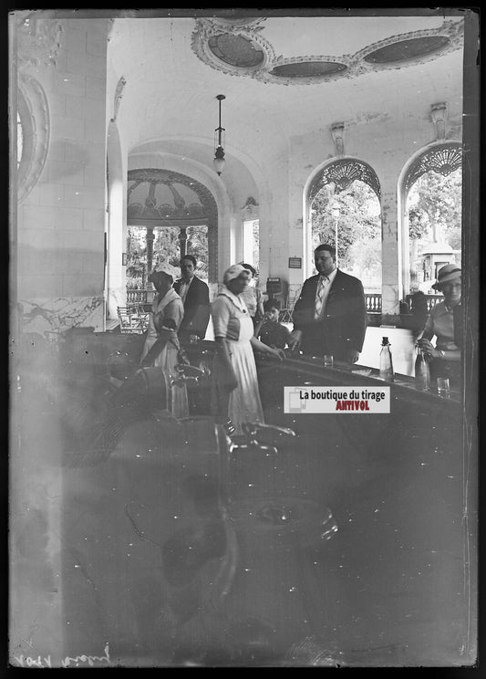 Plaque verre photo ancienne négatif noir et blanc 13x18 cm Vichy source eau