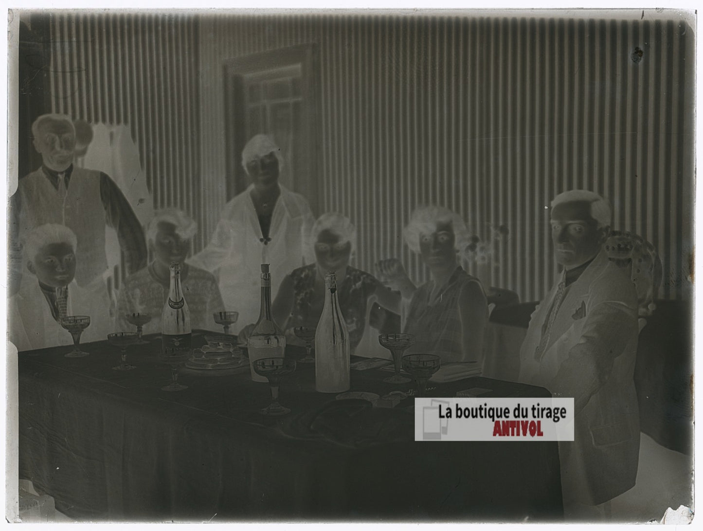 Réunion familiale, repas, vin, plaque verre photo ancienne, négatif 9x12 cm