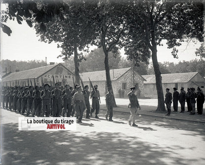 Camp du Ruchard, militaires, plaque verre, photo ancienne, négatif N&B 6x13 cm