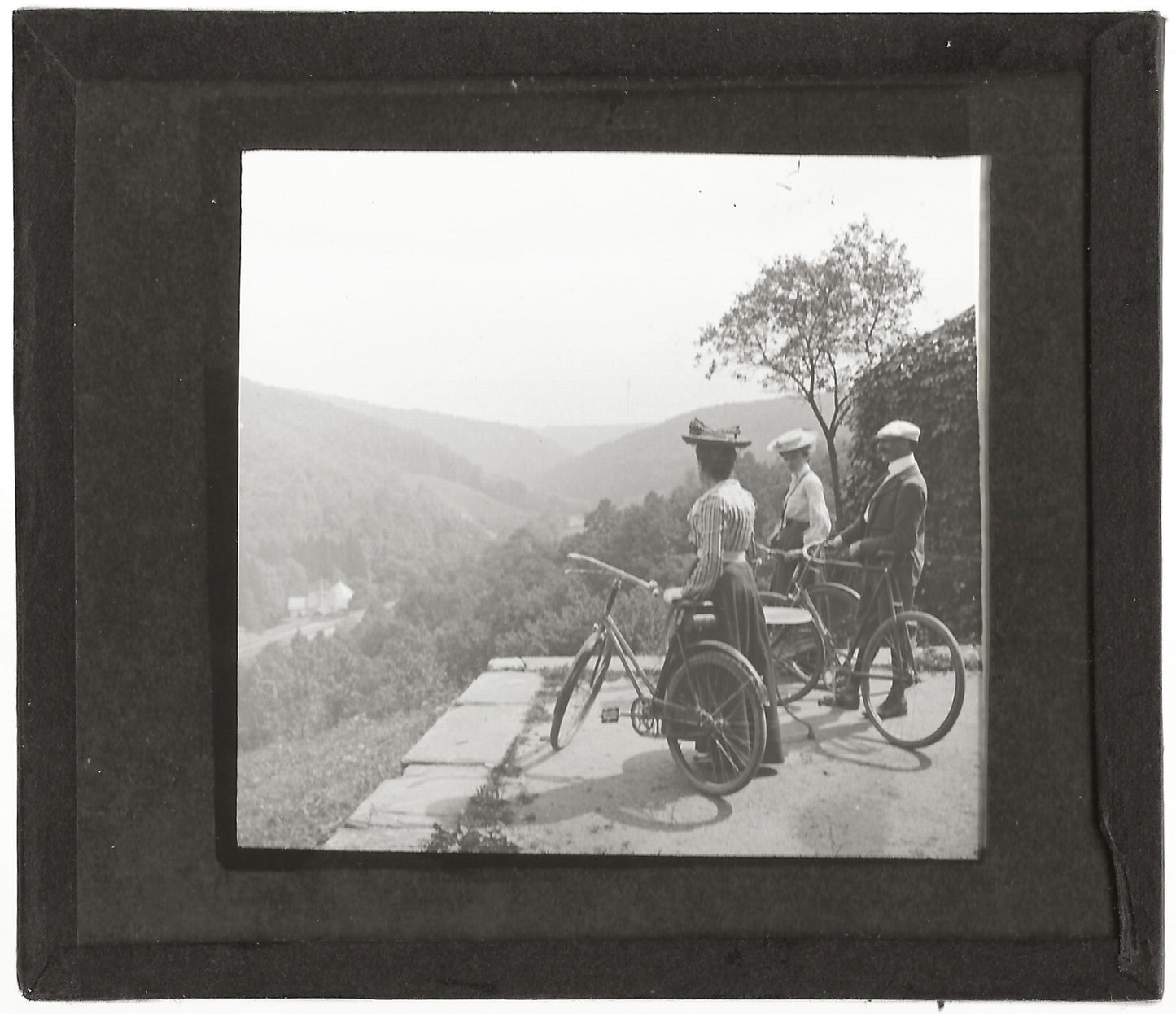 Vélo Plombières-les-Bains, photo ancienne plaque de verre, positif 8,5x10 cm
