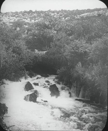 Source Fontaine l’Evêque, Var, photo ancienne plaque de verre, positif 8,5x10 cm