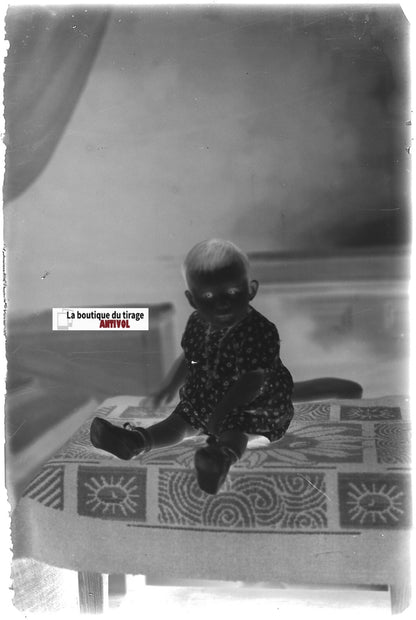 Enfant, bébé, Plaque verre photo, négatif noir & blanc 10x15 cm France