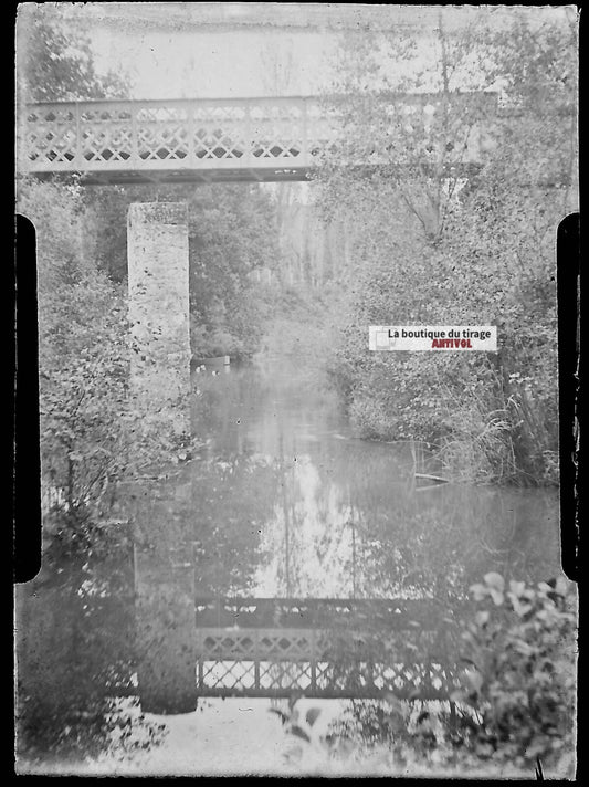 Plaque verre photo ancienne négatif noir et blanc 6x9 cm pont rivière paysage 