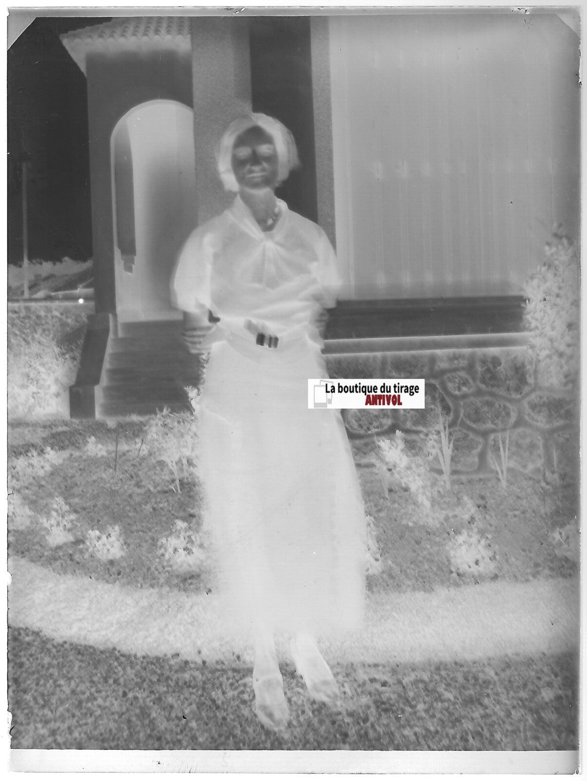 Flou artistique, femme, Plaque verre photo, négatif noir & blanc 9x12 cm