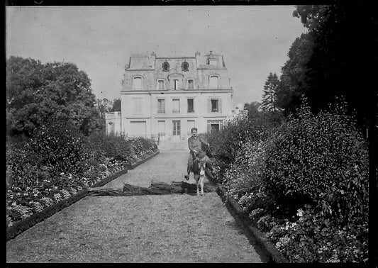 Plaque verre photo ancienne négatif noir et blanc 6x9 cm âne jeu garçon château - La Boutique Du Tirage 