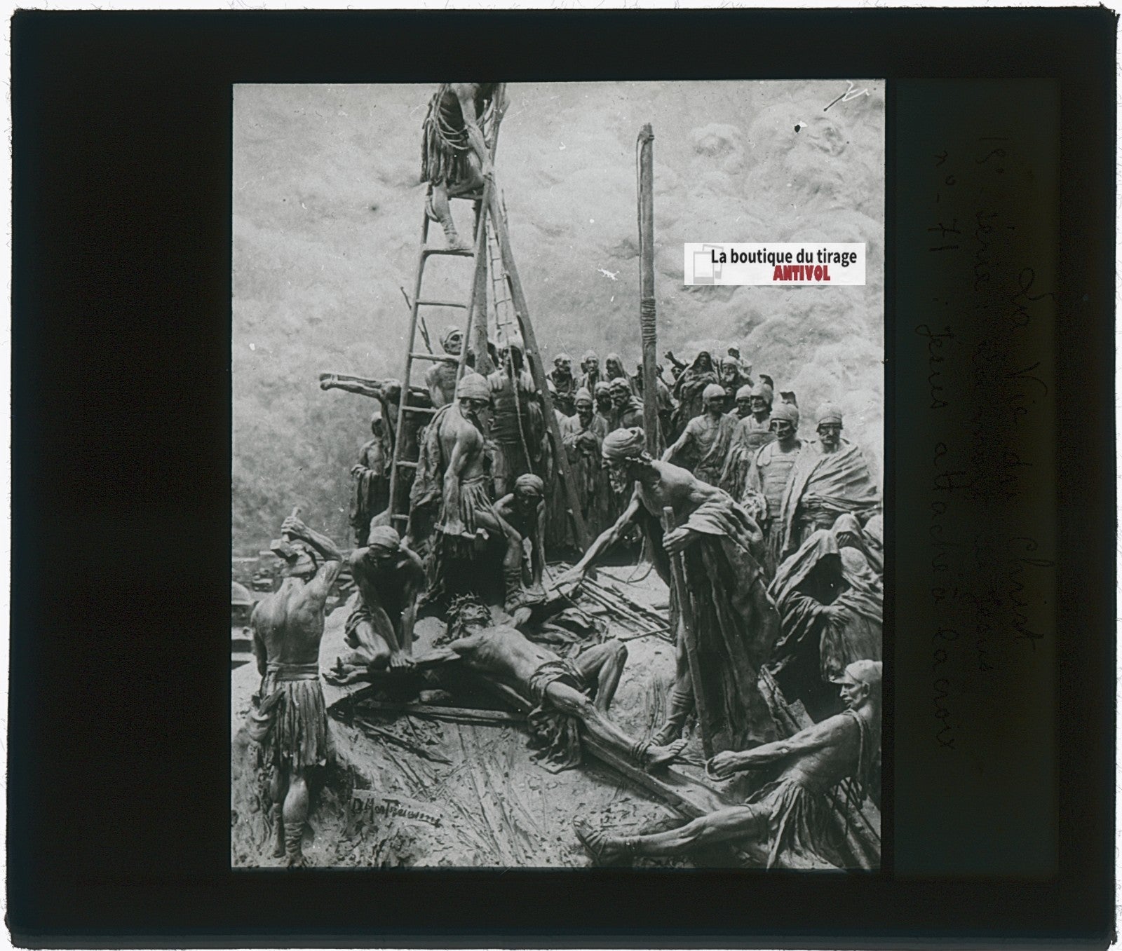 Jésus attaché à la croix, photo ancienne, plaque verre, noir & blanc, 8,5x10 cm