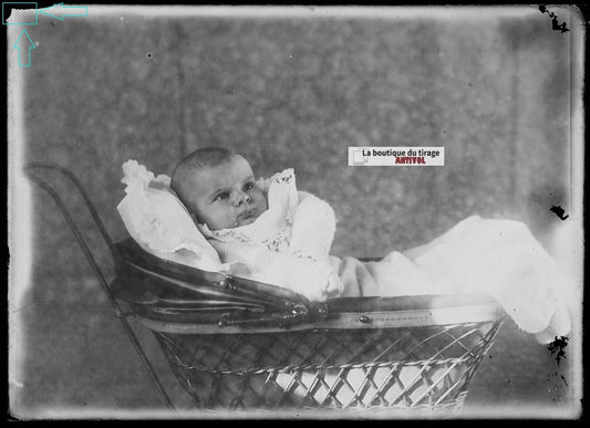 Plaque verre photo ancienne négatif noir et blanc 13x18 cm bébé enfant France