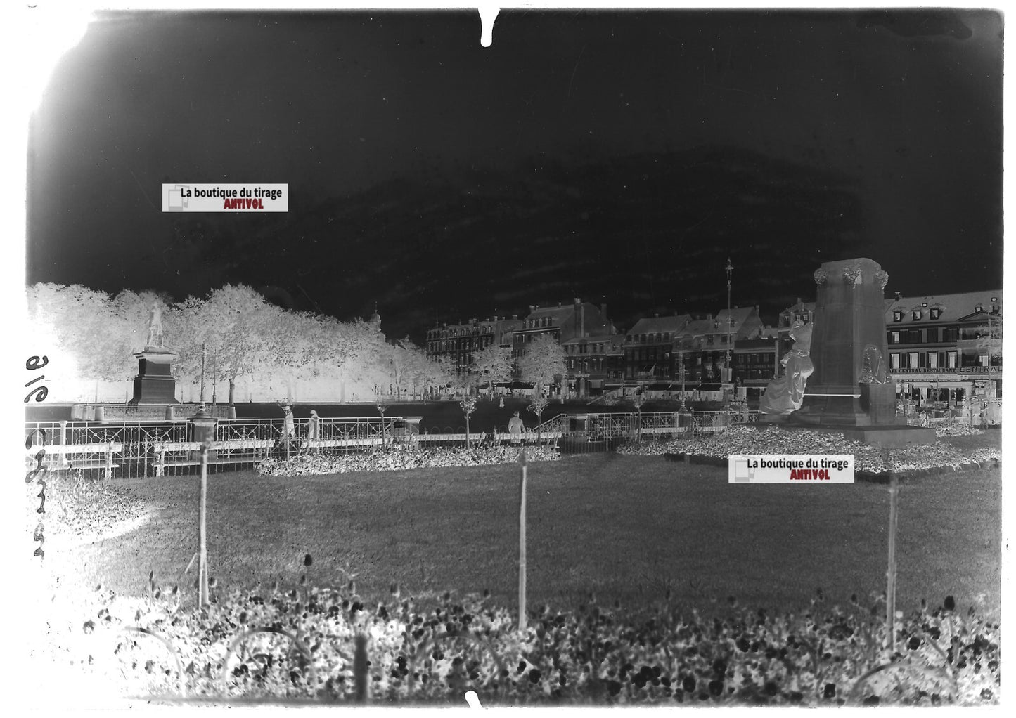 Plaque verre photo ancienne négatif noir et blanc 13x18 cm place Rapp Colmar