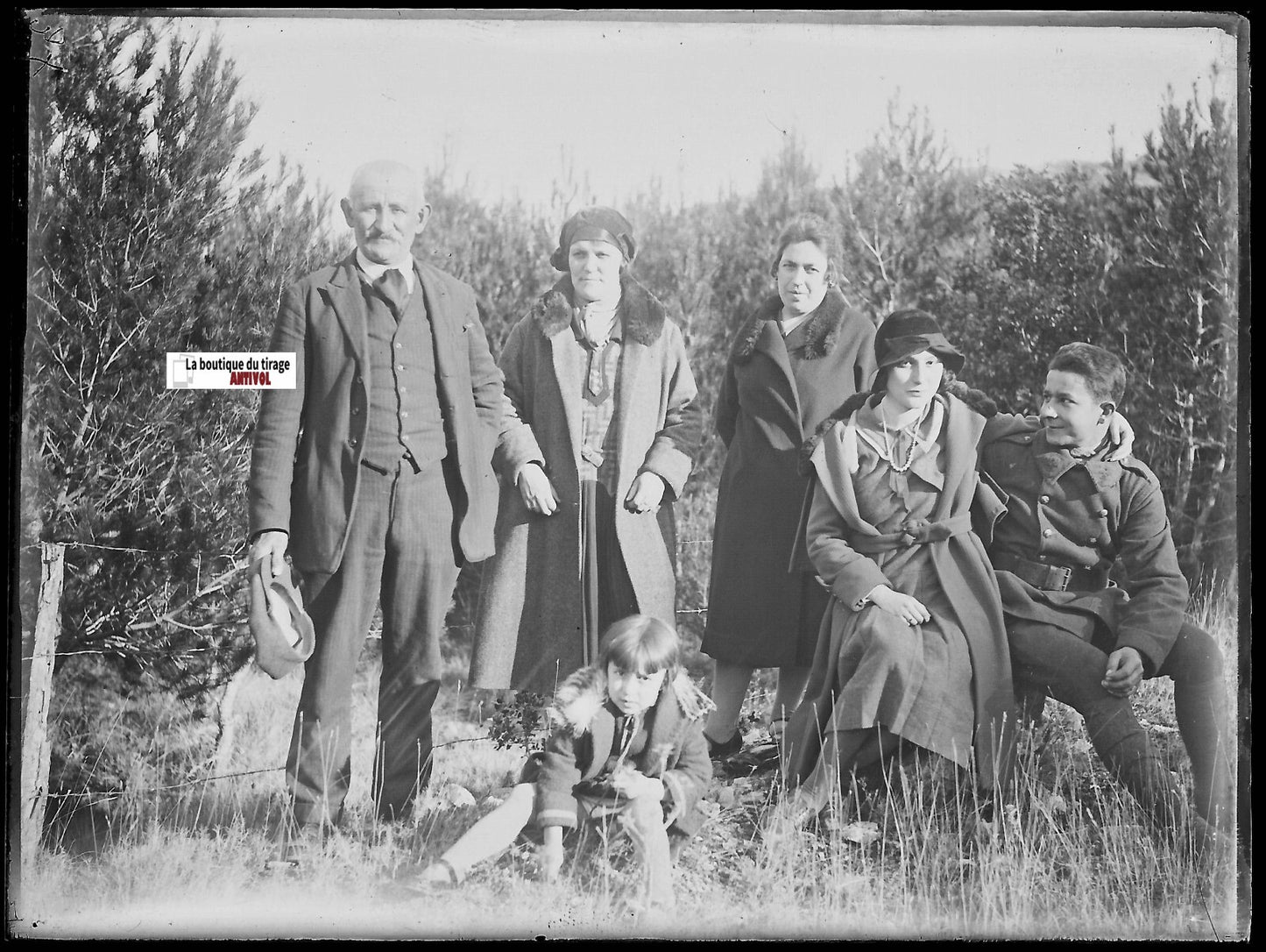 Famille, promenade, Plaque verre photo ancienne, négatif noir & blanc 9x12 cm