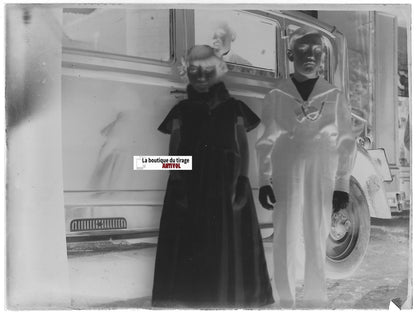Enfants, voiture, Plaque verre photo ancienne, négatif noir & blanc 9x12 cm