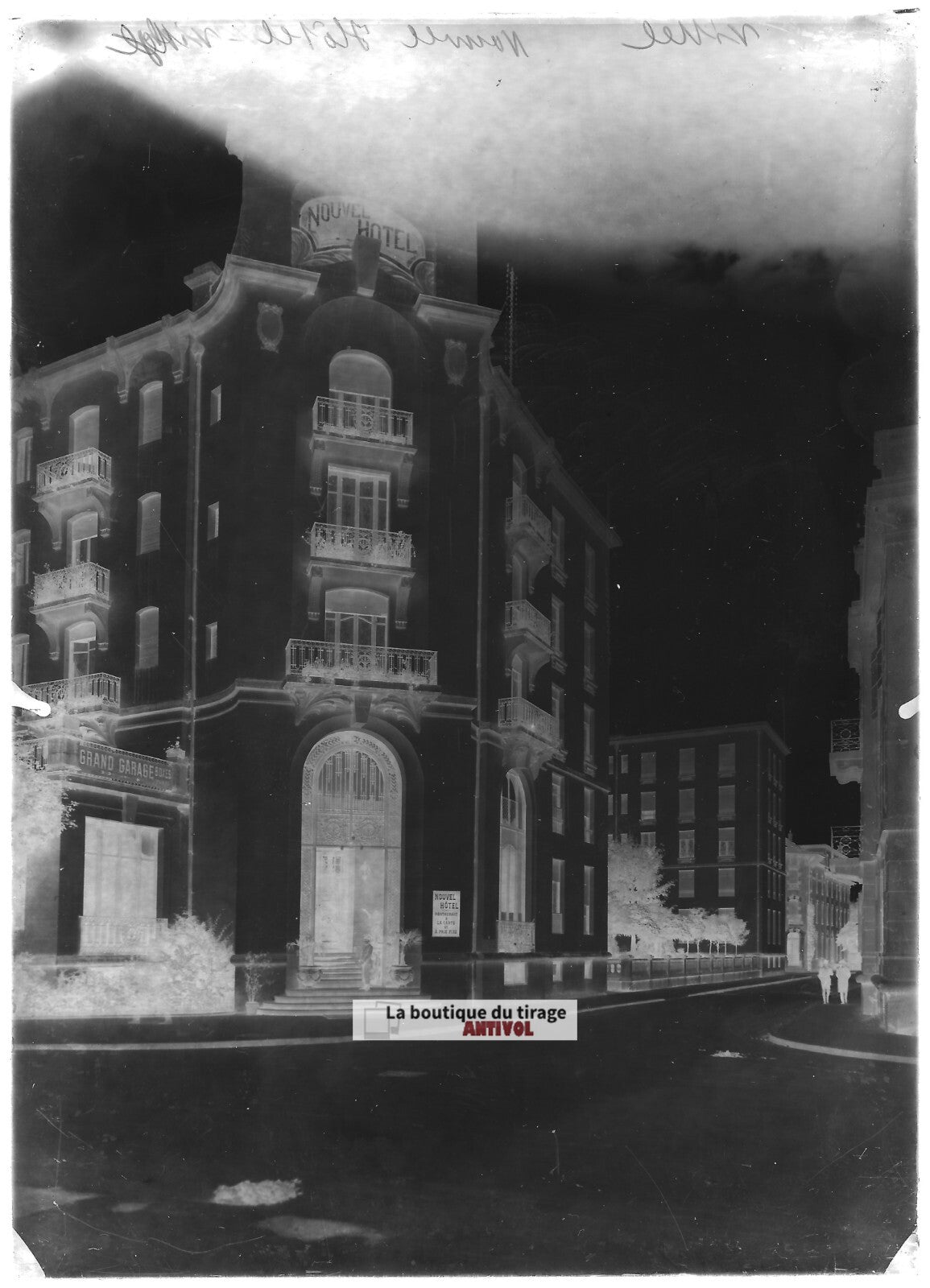 Plaque verre photo ancienne négatif noir et blanc 13x18 cm Vittel nouvel hôtel