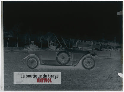Voiture, avion biplan, civils, plaque verre, photo ancienne, négatif 9x12 cm
