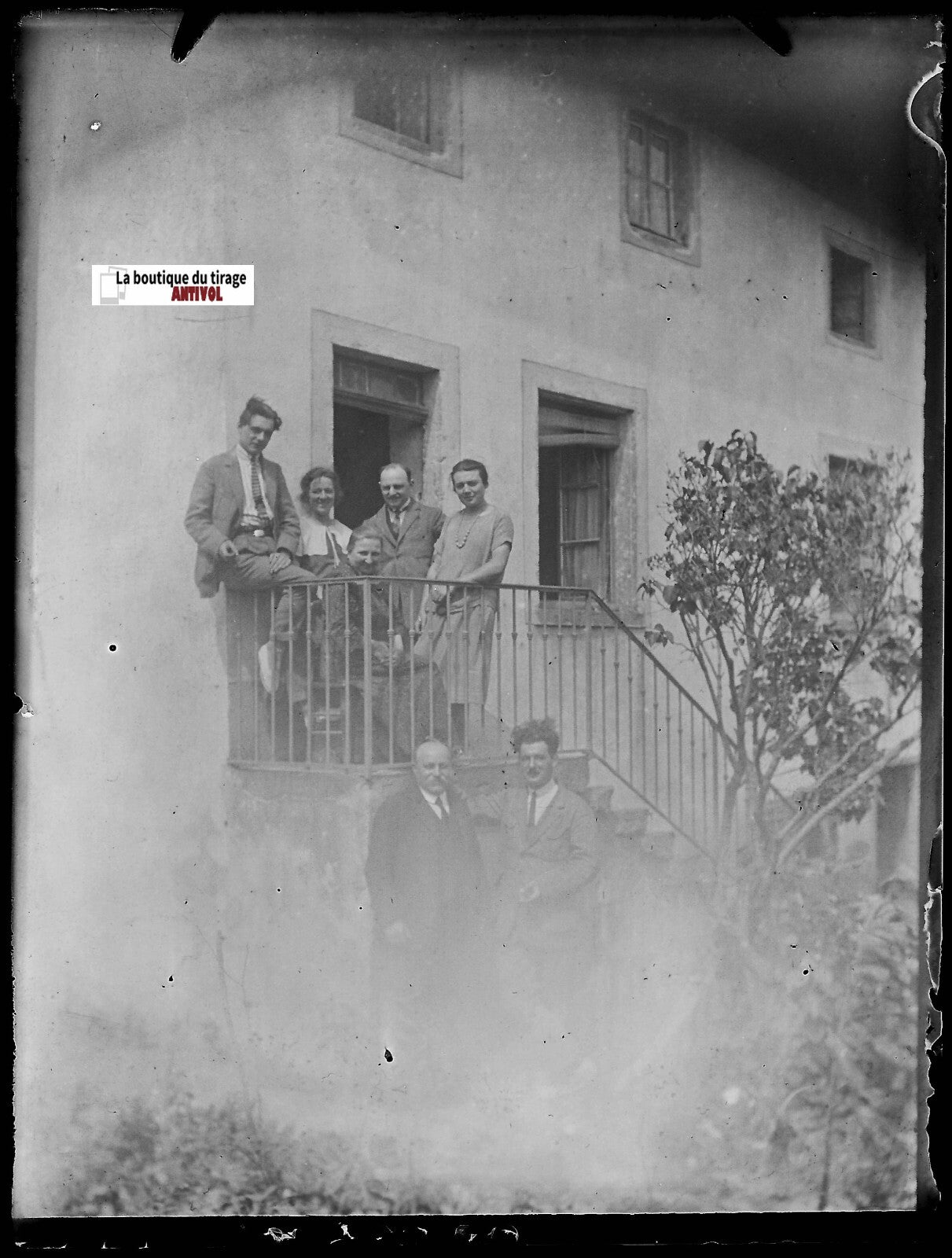 Maison, famille, plaque verre photo ancienne, négatif noir & blanc 9x12 cm