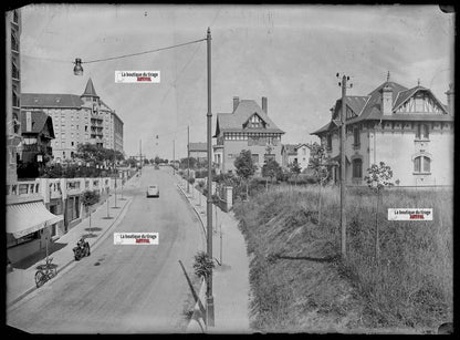 Plaque verre photo ancienne négatif noir et blanc 13x18 cm Vittel voiture moto