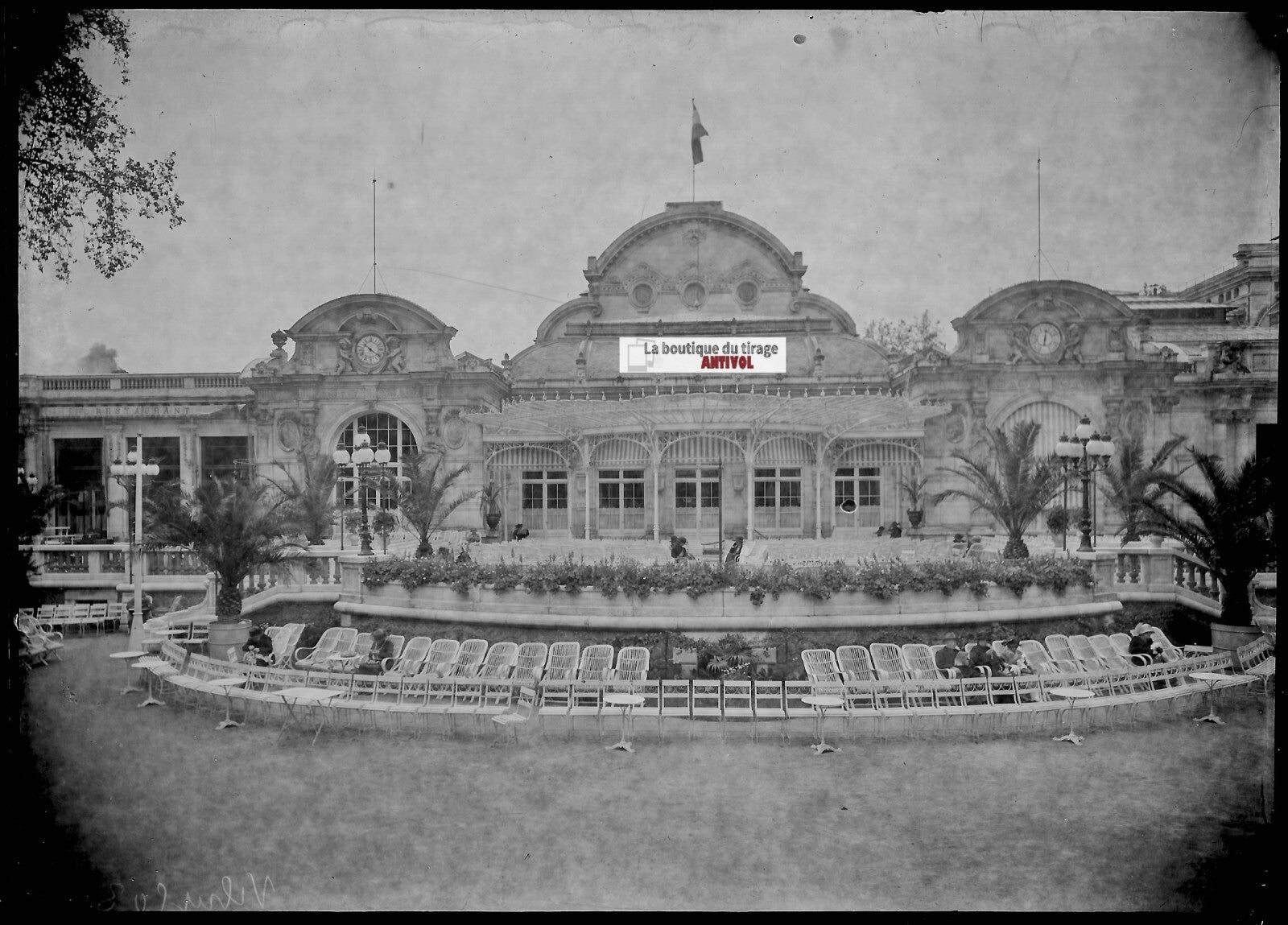 Plaque verre photo ancienne négatif noir et blanc 13x18 cm casino de Vichy