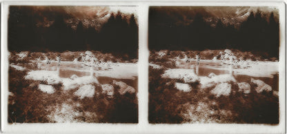 Montagne, baignade, Plaque verre photo stéréo, positif noir & blanc 6x13 cm