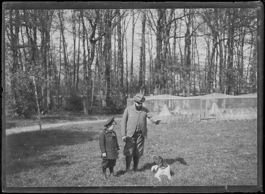 Plaque verre photo ancienne négatif noir et blanc 6x9 cm chien chasse enfant - La Boutique Du Tirage 