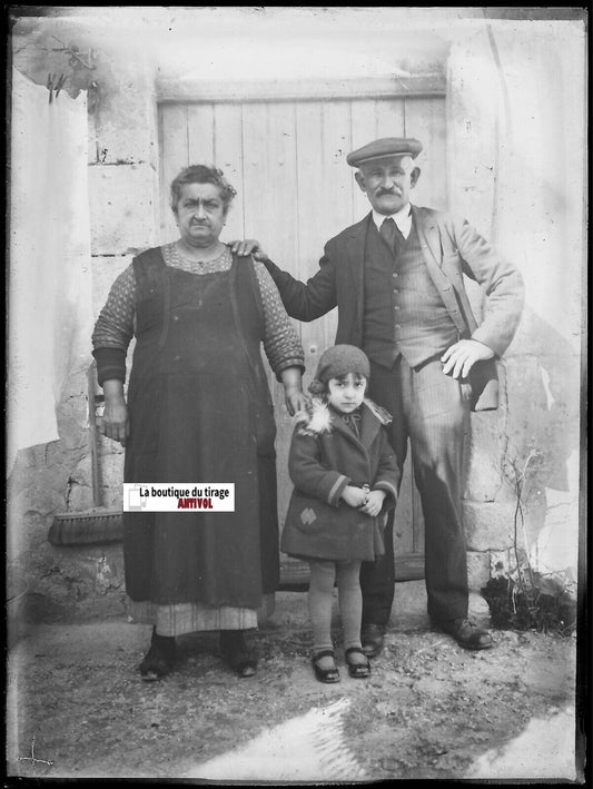 Enfant, campagne, Plaque verre photo ancienne, négatif noir & blanc 9x12 cm