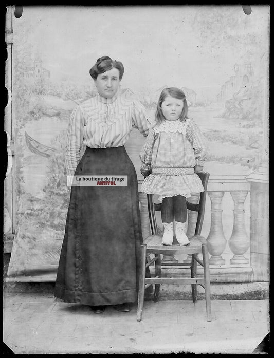 Plaque verre photo ancienne négatif noir et blanc 9x12 cm personnages France