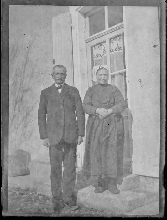 Plaque verre photo ancienne noir et blanc négatif 9x12 cm couple maison glass 