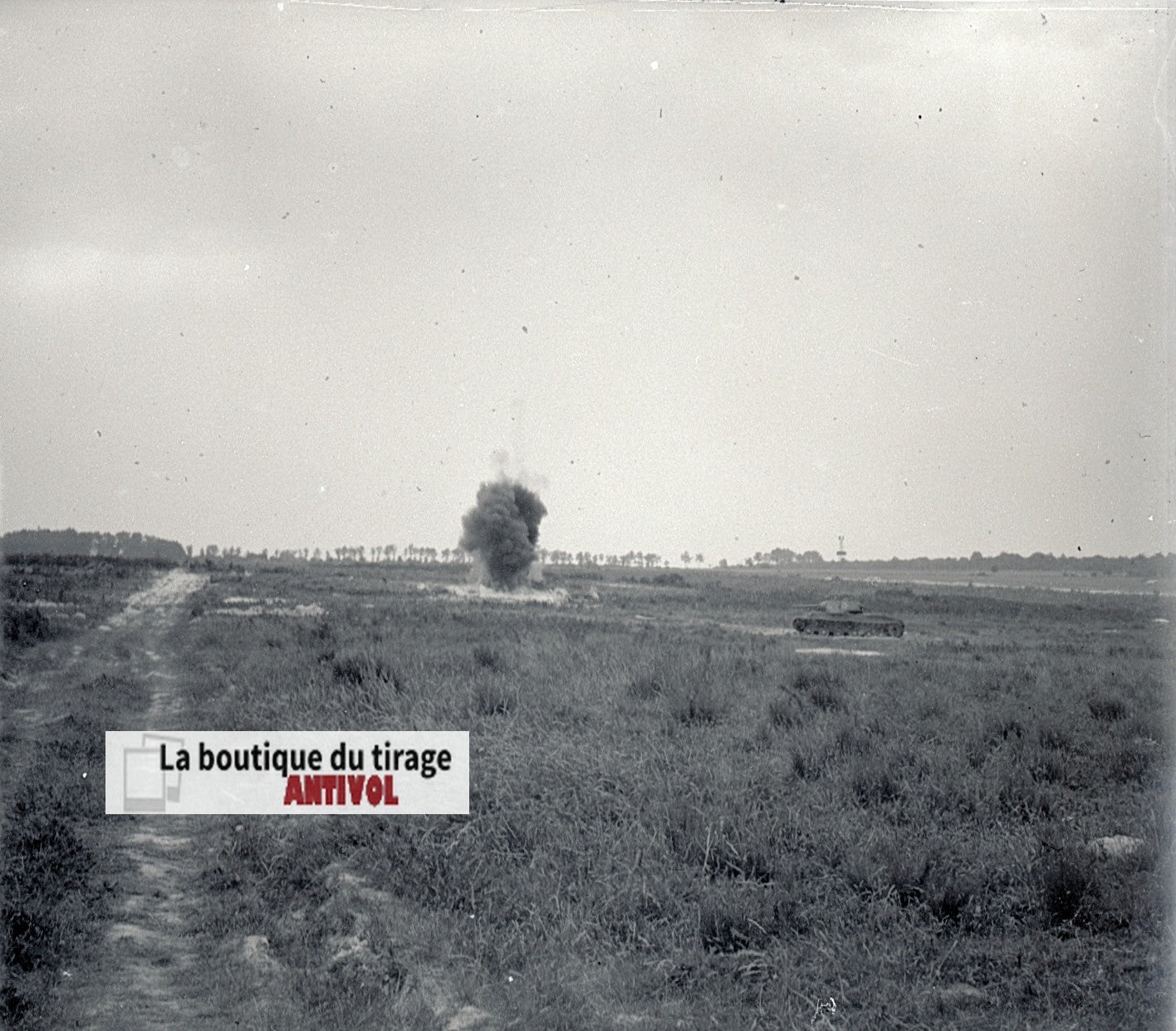 Camp du Ruchard, char, plaque verre, photo ancienne, négatif N&B 6x13 cm