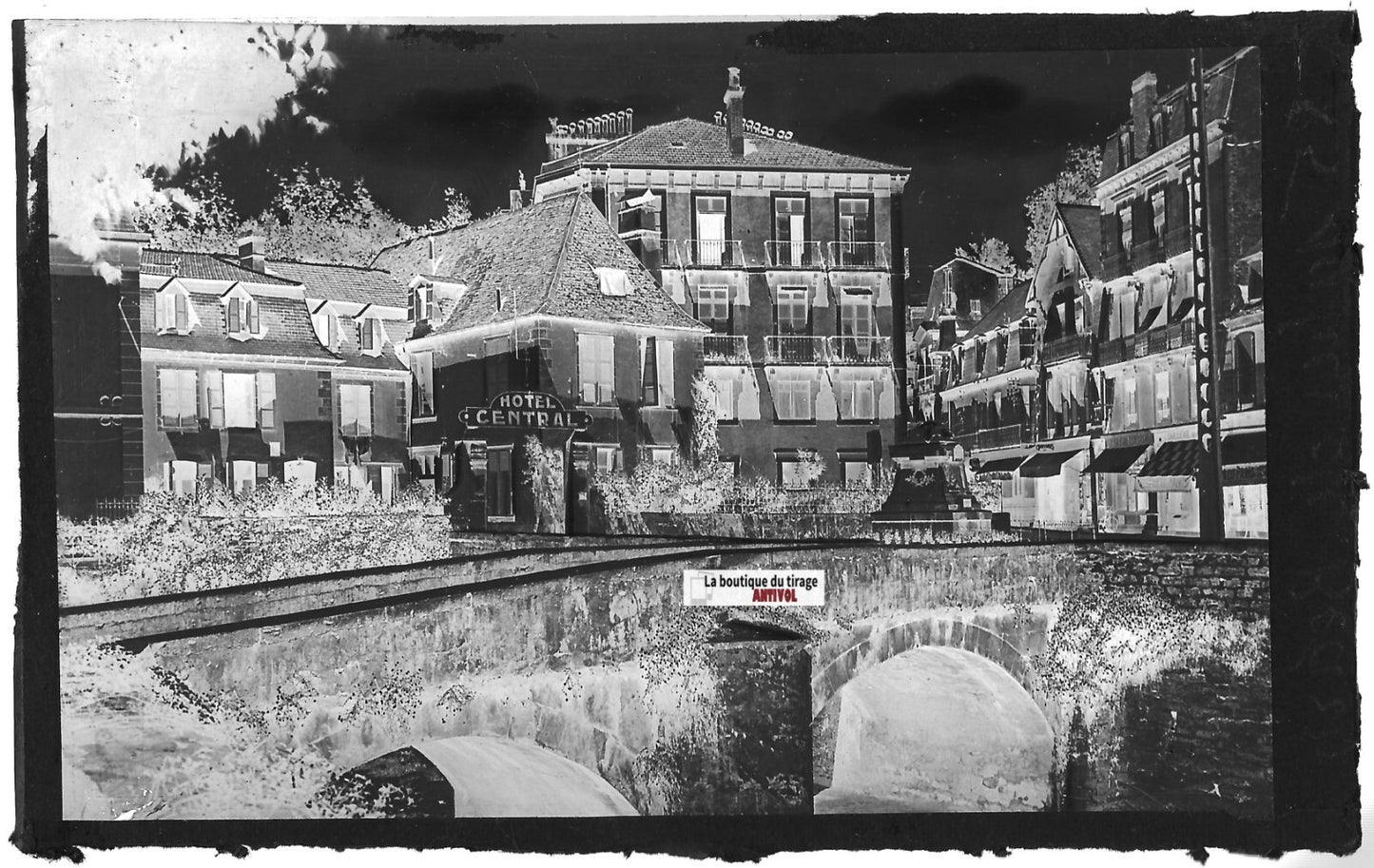 Plaque verre photo négatif noir & blanc 9x14 cm Salies-de-Béarn, centre-ville