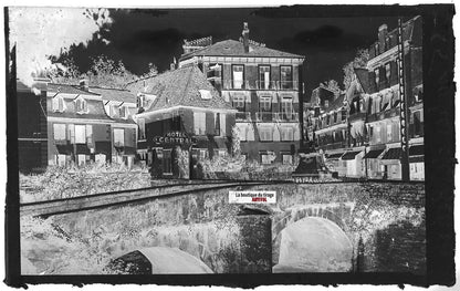 Plaque verre photo négatif noir & blanc 9x14 cm Salies-de-Béarn, centre-ville