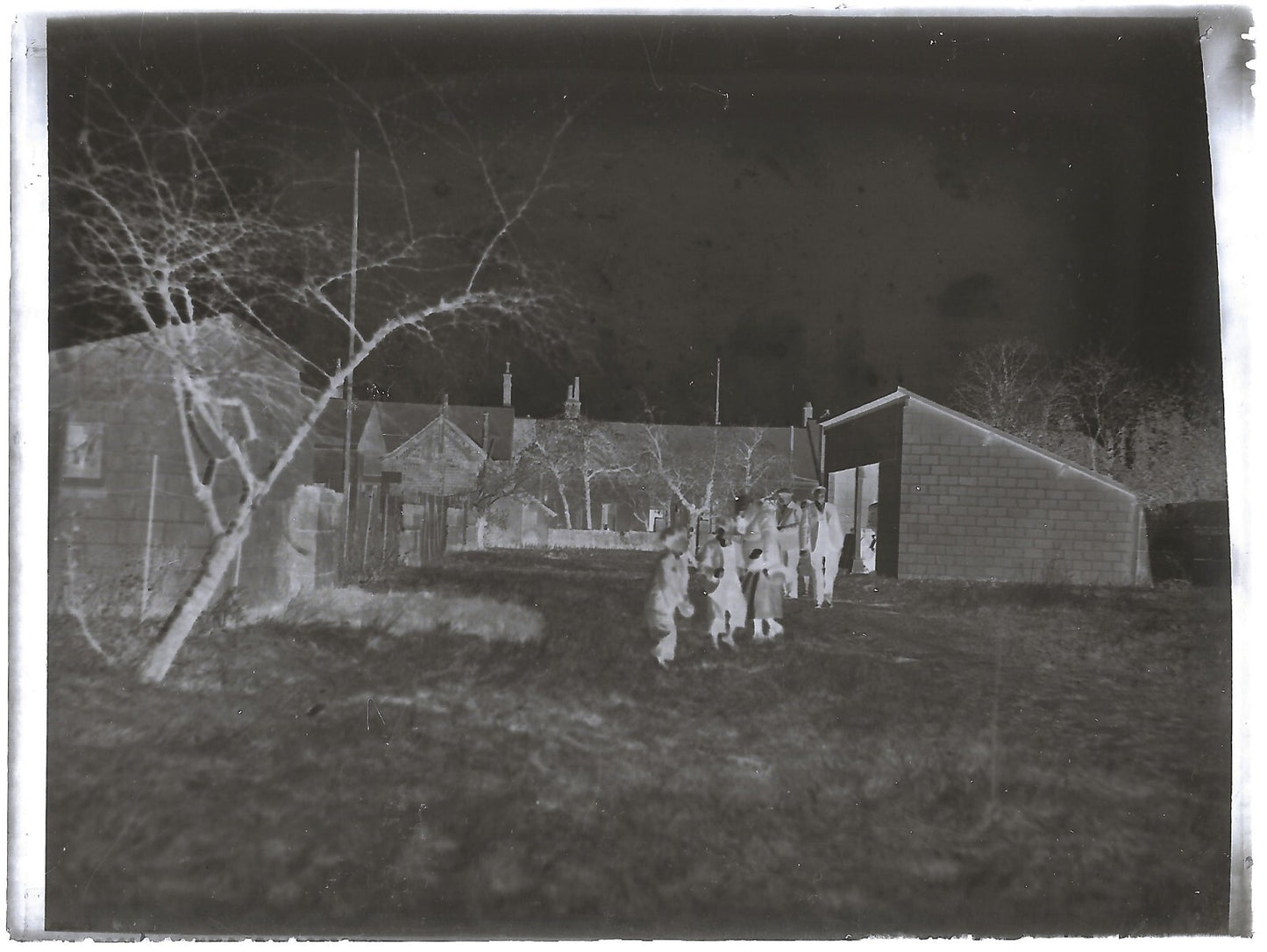 Plaque verre photo ancienne négatif noir et blanc 9x12 cm enfants village France