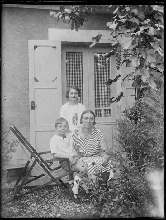 Plaque verre photo ancienne négatif noir et blanc 9x12 cm maman enfants vintage